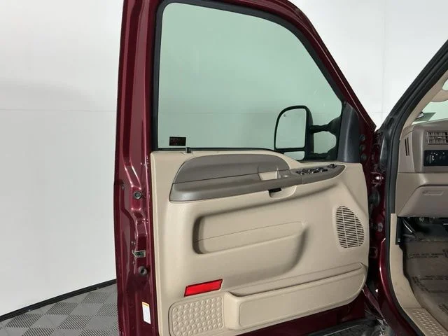 Used 2004 Red Clearcoat Ford XLT image 10