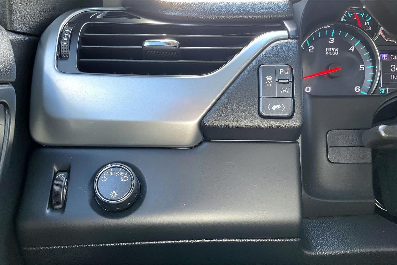 Used 2018 Black Chevrolet LT image 34