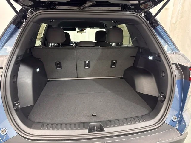 2027 Chevrolet Equinox LT - Photo 10