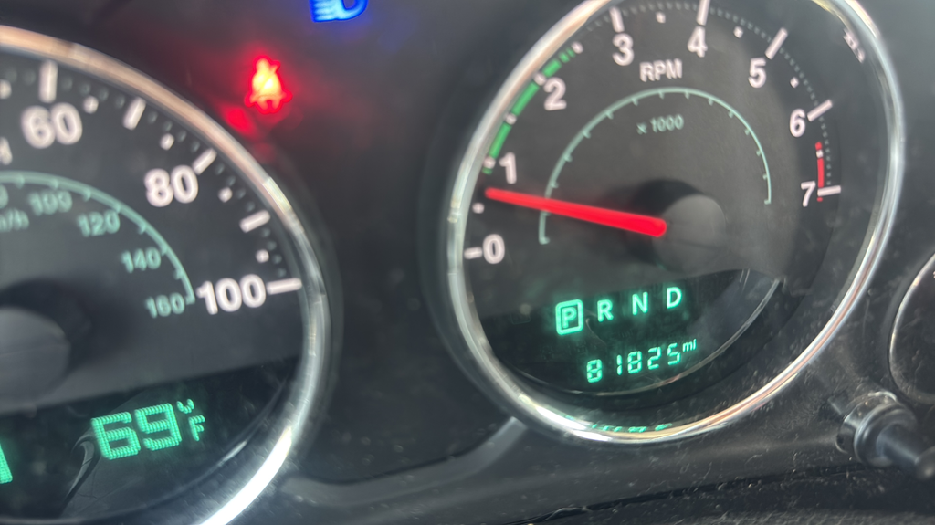 Used 2015 Black Jeep Unlimited Sahara image 17