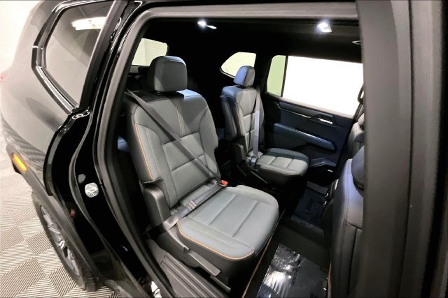 Used 2025 Ebony Twilight Metallic GMC AT4 image 25