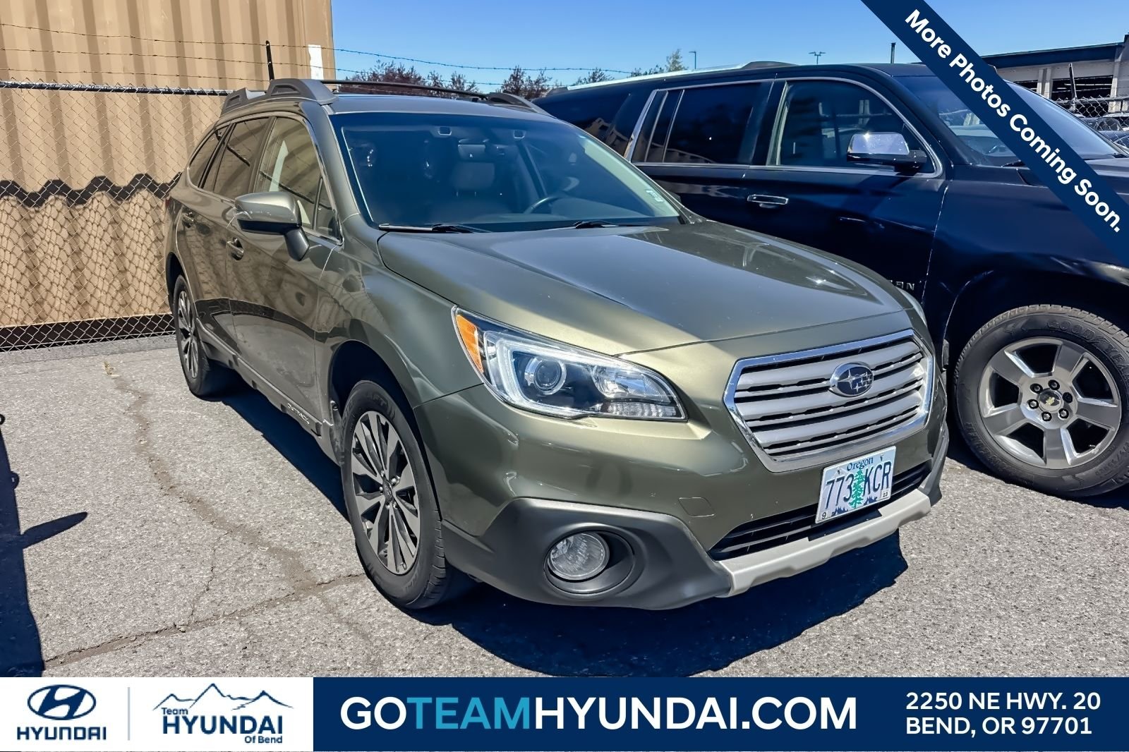 Used 2017 Green Subaru 2.5i image 1