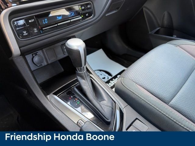 Used 2018 Silver Toyota LE image 28