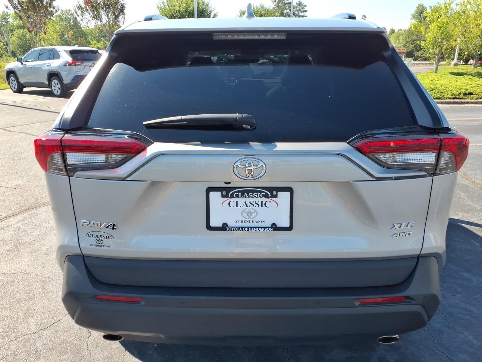 Used 2021 Silver Sky Metallic Toyota XLE Premium image 12