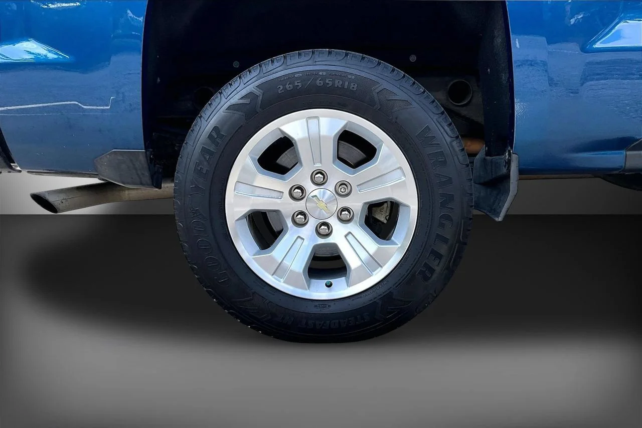 Certified Used 2018 Blue Chevrolet LT image 35