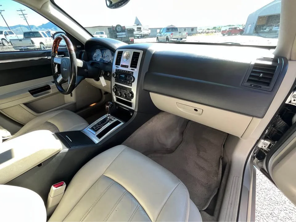 Used 2006 Silver Chrysler Base image 19