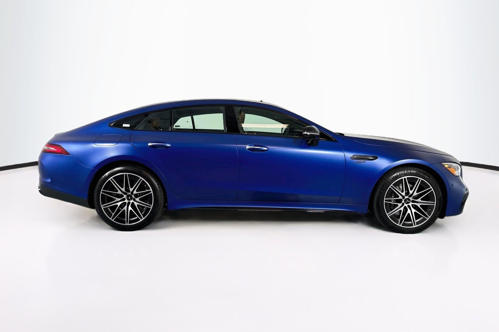New 2026 MANUFAKTUR Starling Blue Magno Mercedes-Benz AMG® GT 43 image 4