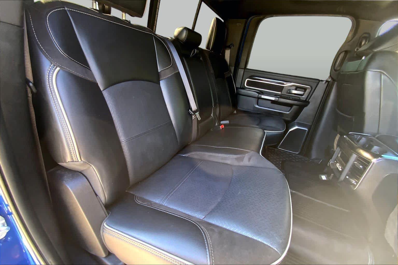 Used 2019 Blue Streak Pearlcoat Ram Laramie image 19