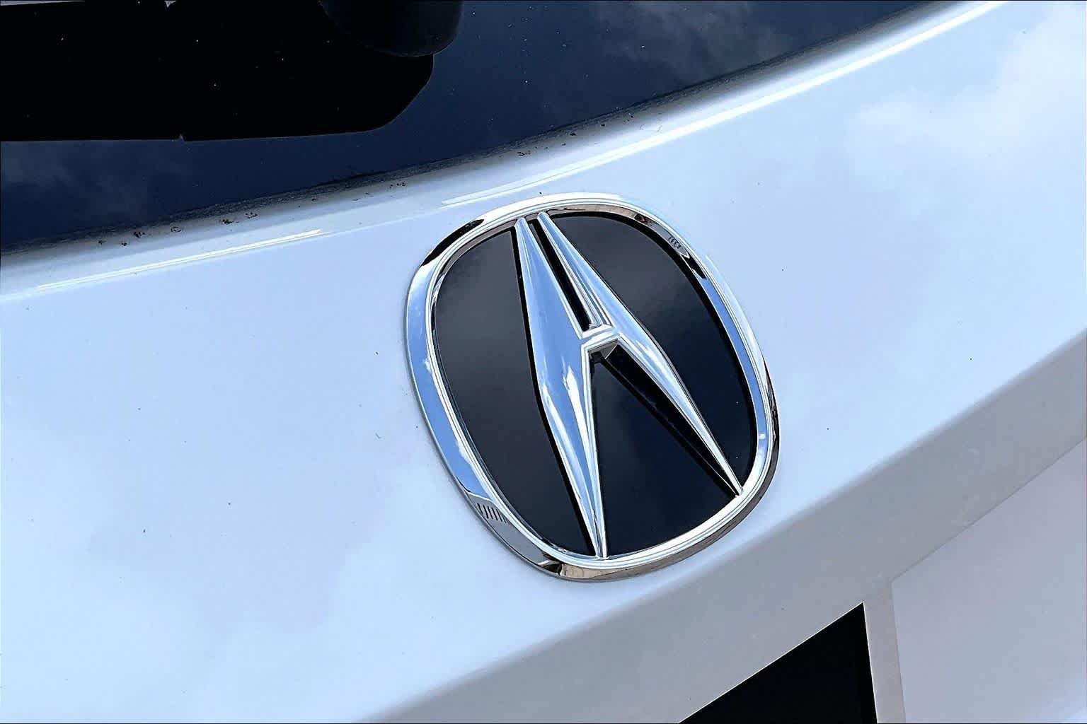 Used 2024 Platinum White Pearl Acura  image 31