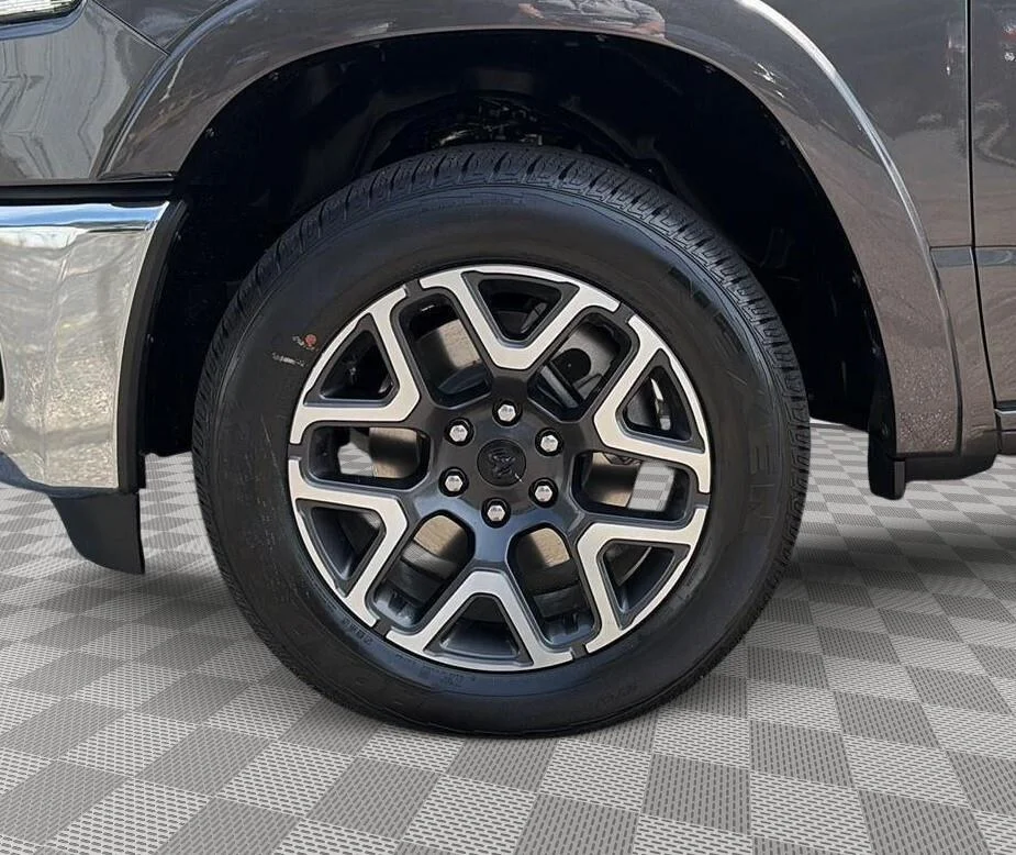 New 2026 Granite Crystal Metallic Clear-Coat Exterior Paint RAM Laramie image 12