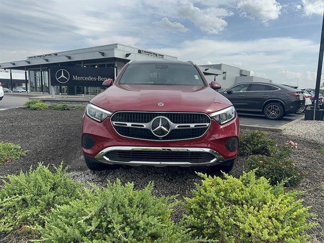 New 2026 MANUFAKTUR Patagonia Red Metallic Mercedes-Benz GLC 300 4MATIC® image 22