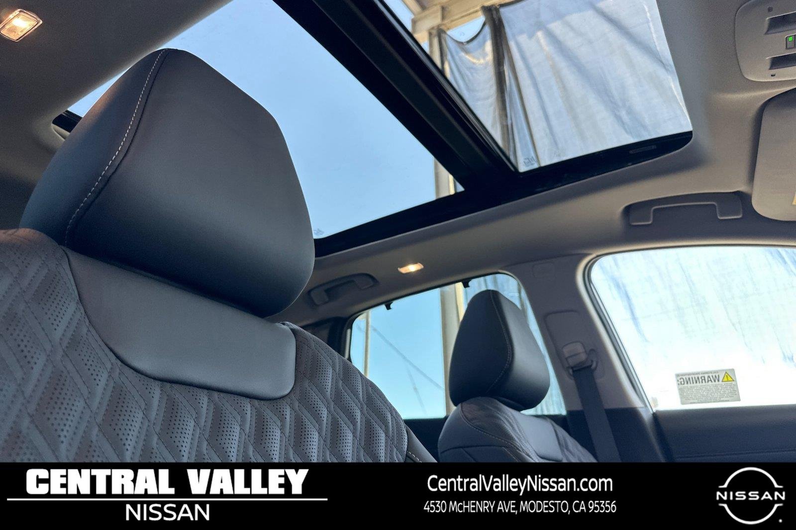 New 2026 Everest White Pearl Tricoat Nissan Platinum image 17