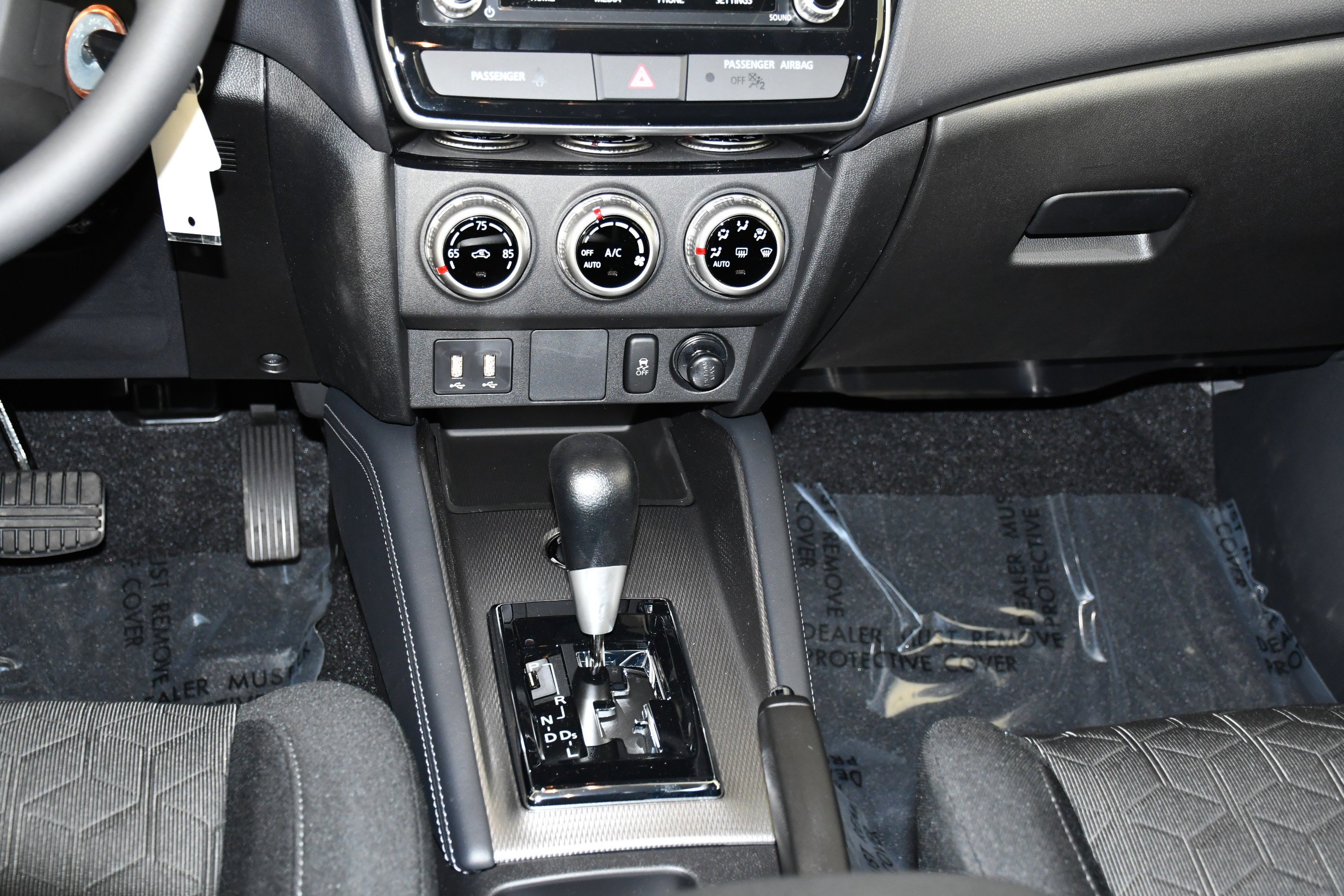 New 2026 Mercury Gray Metallic Mitsubishi ES image 13
