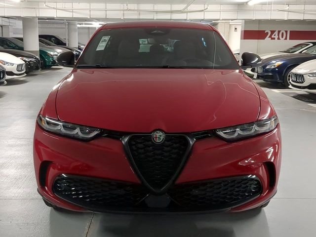 New 2025 Alfa Rosso (Red) Exterior Paint Alfa Romeo Base image 2