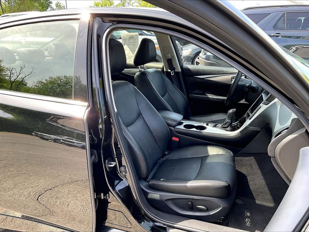 Used 2023 Black INFINITI LUXE image 11