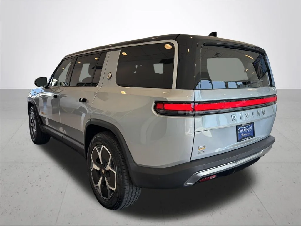 Used 2024  Rivian Adventure image 10