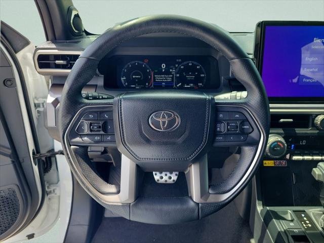 Certified Used 2025 WIND CHILL PEARL Toyota  image 15