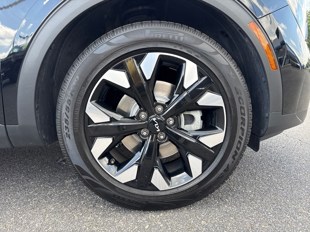 Used 2023 Black Kia X-Line image 11