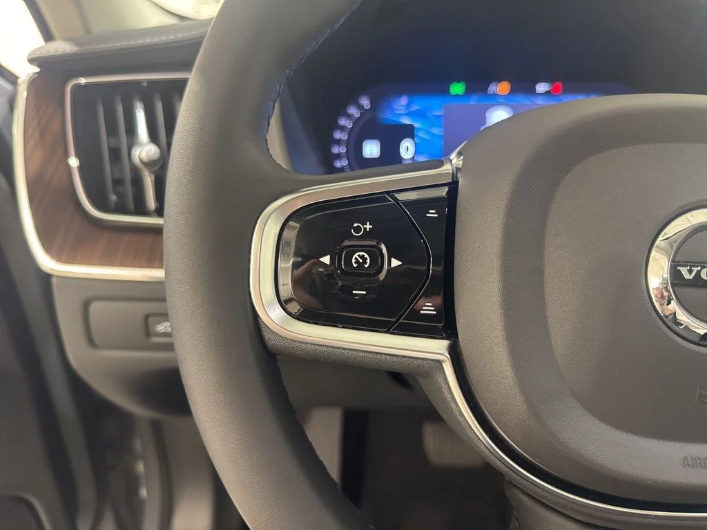 2024 Volvo XC60 T8 Ultimate Dark Theme AWD's photo