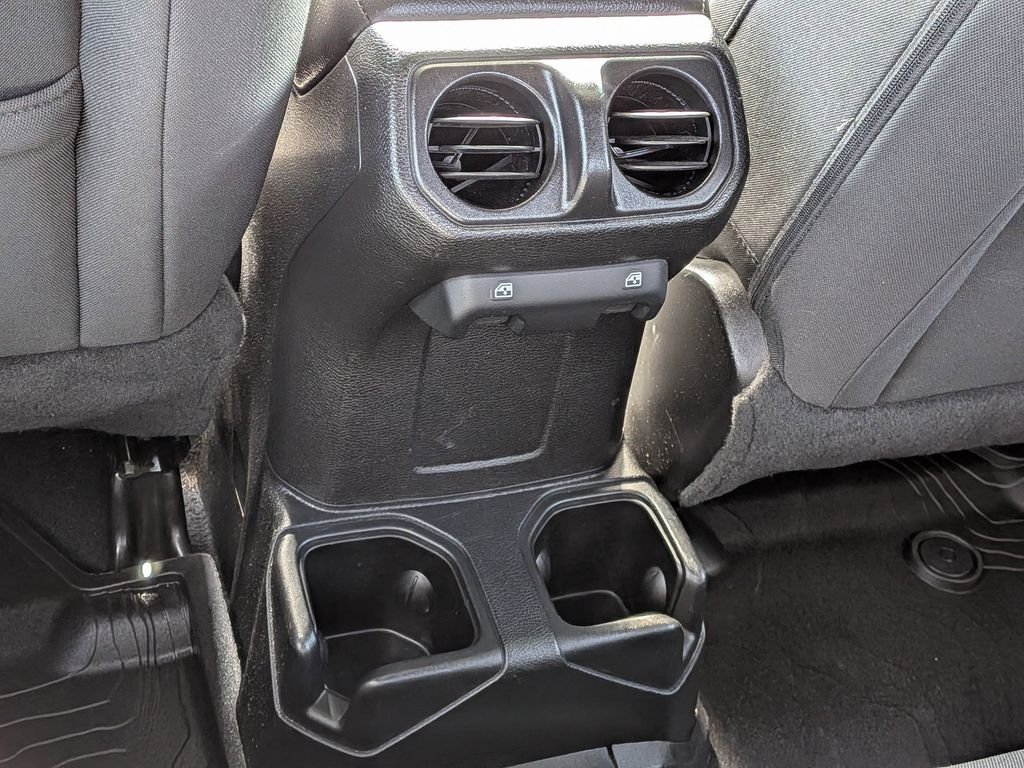 Used 2020 Billet Silver Metallic Clearcoat Jeep Sport S image 18