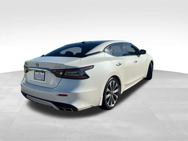 Used 2023 White Nissan Platinum image 9