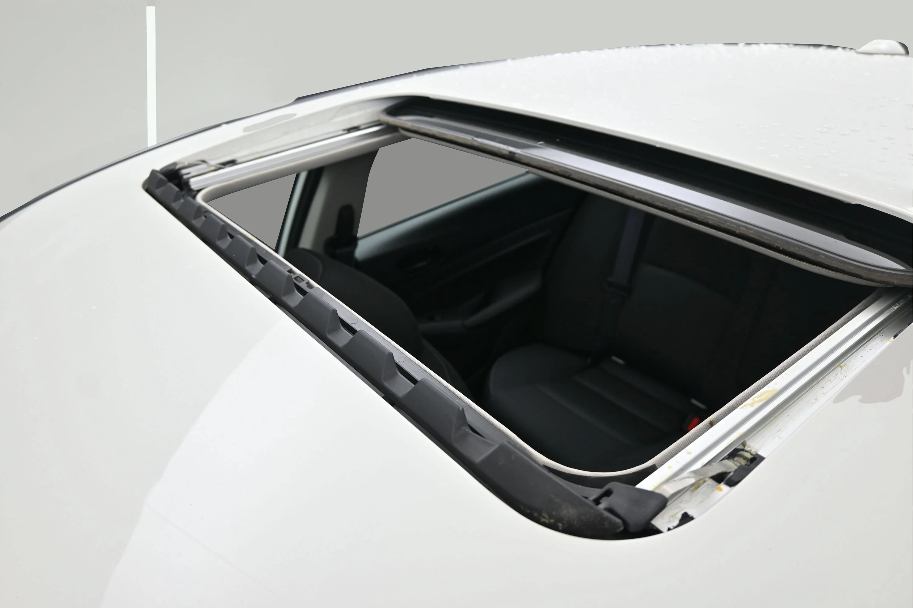 Certified Used 2025 Pearl White Tricoat Nissan SV image 20
