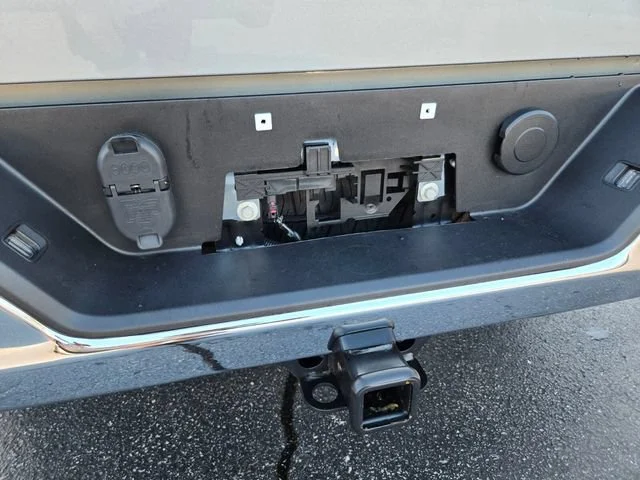 Used 2025 Sterling Metallic GMC SLT image 17