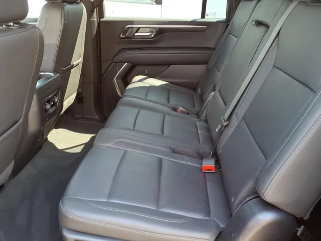 Used 2025 Black Chevrolet Z71 image 10