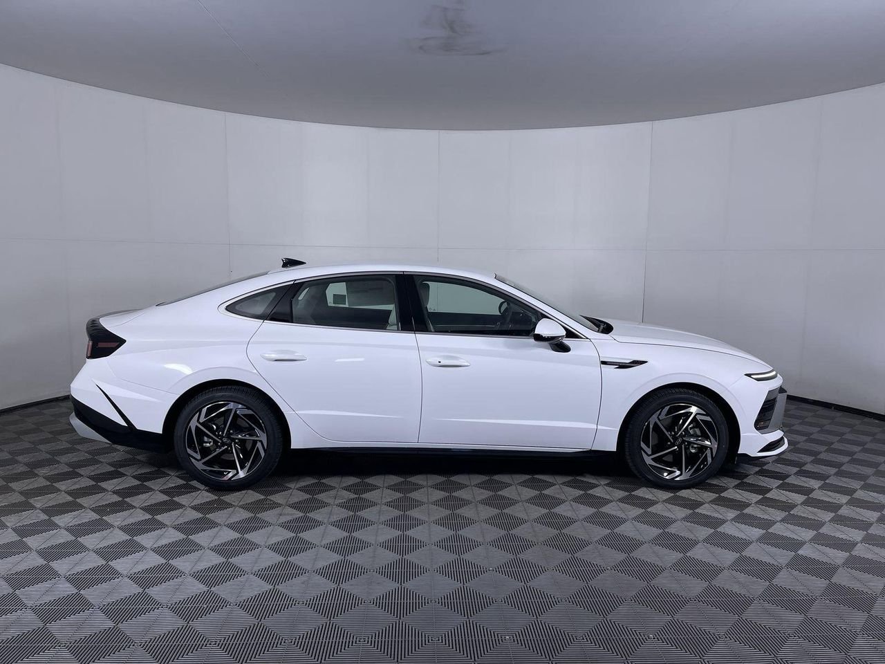 New 2026 Serenity White Hyundai SEL Sport image 4
