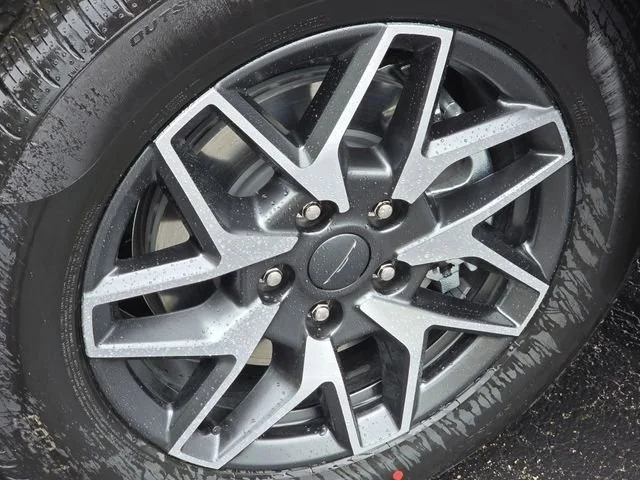 New 2027 Diamond Black Crystal Pearlcoat Chrysler Limited image 24