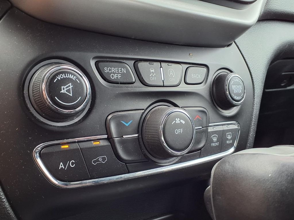 Used 2018 Gray Jeep Trailhawk image 19