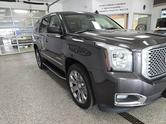 Used 2017 IRIDIUM METALLIC GMC Denali image 3