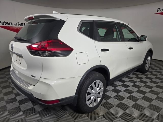 Used 2018 Glacier White Nissan S image 7