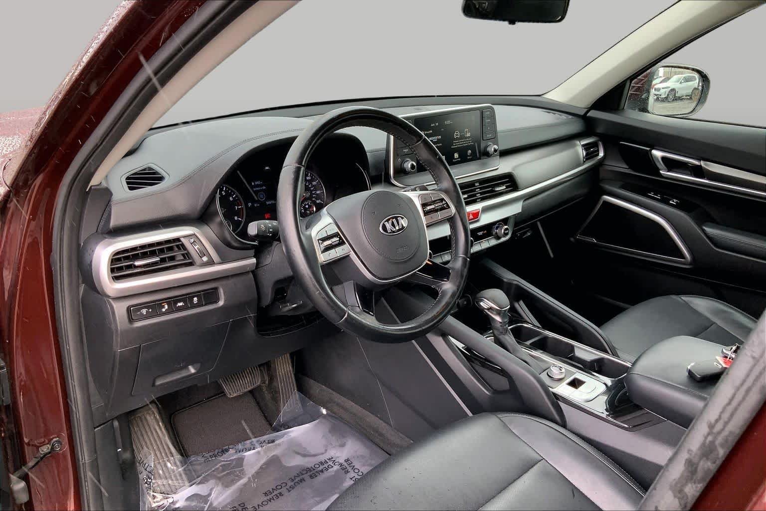 Used 2020 Sangria Kia LX image 16