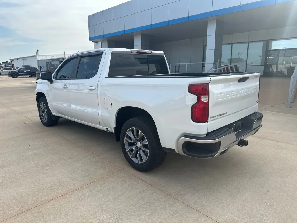 Used 2022 Iridescent Pearl Tricoat Chevrolet LT image 31