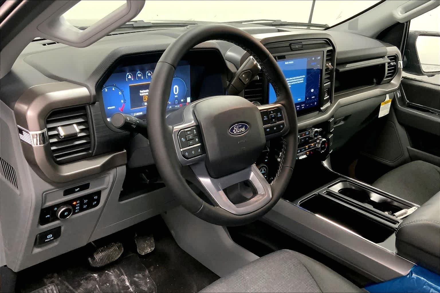New 2026 Agate Black Metallic Ford XLT image 7