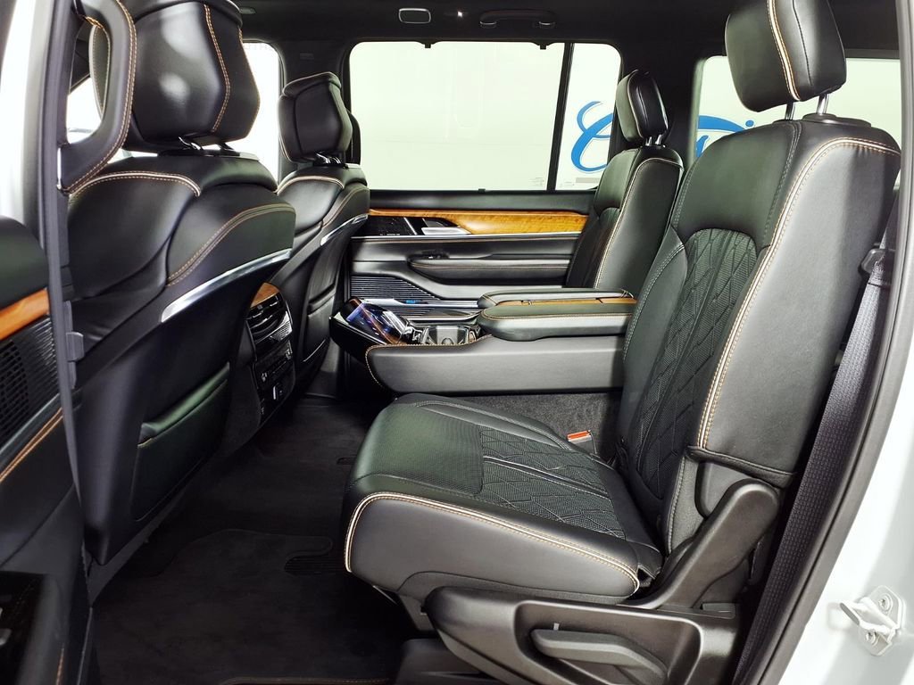 2024 Jeep Grand Wagoneer L Series III - Photo 8