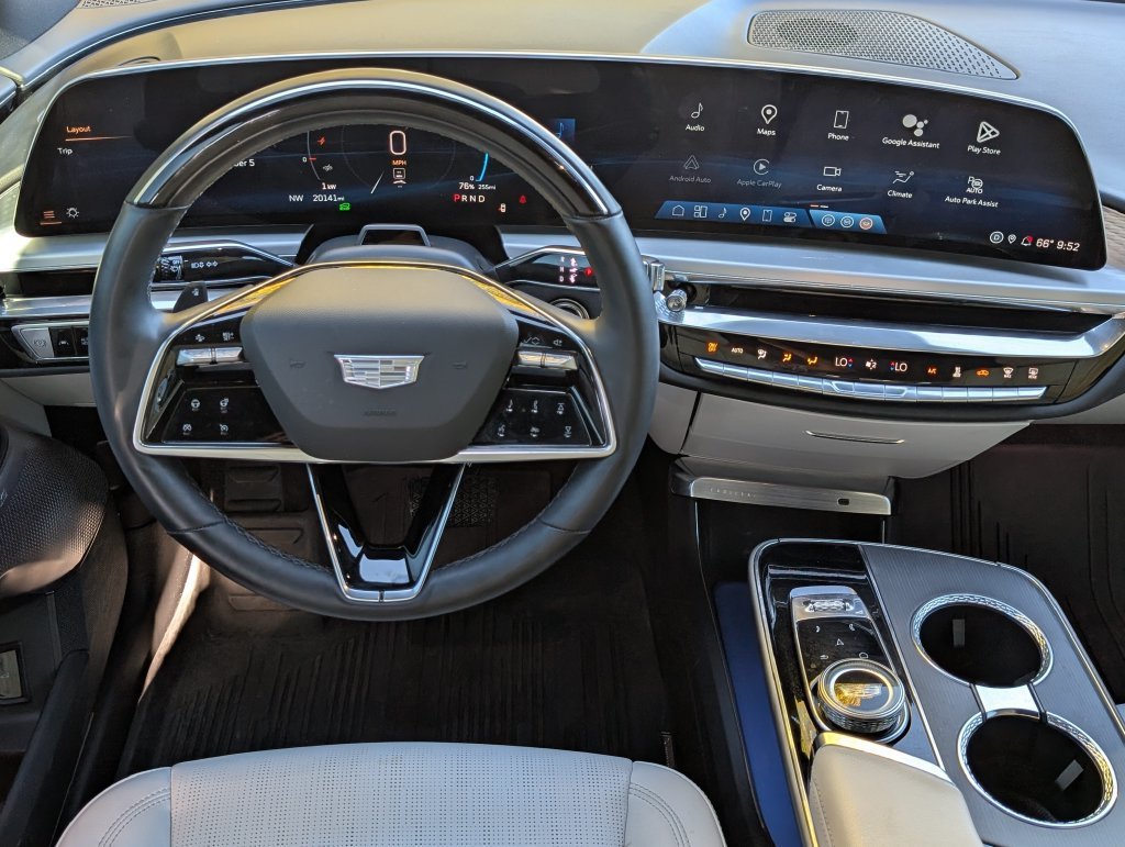 Used 2024 Crystal White Tricoat Cadillac Luxury 2 image 18