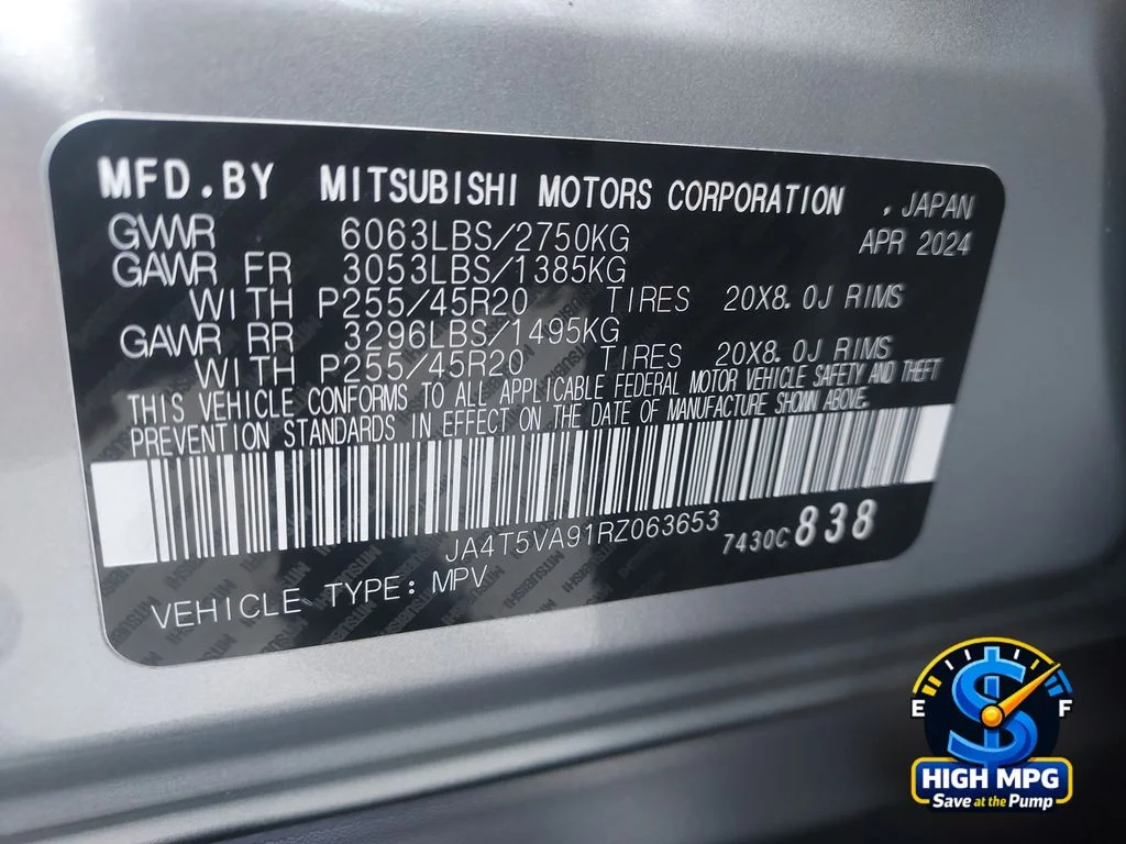 Used 2024 Silver Mitsubishi SE image 25