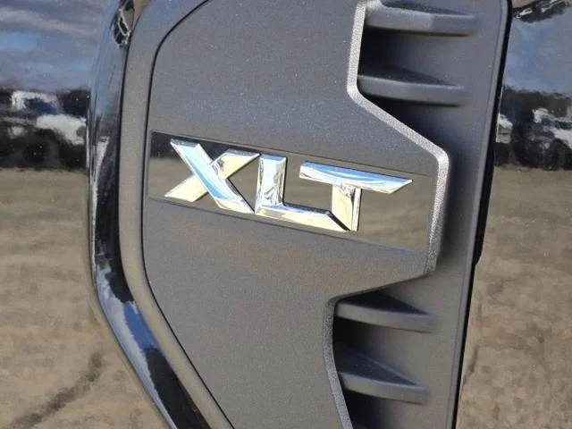 New 2025 Shadow Black Ford XLT image 26