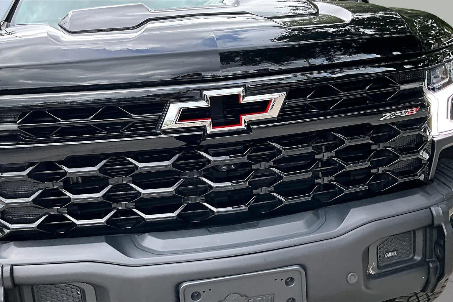 Used 2024 Black Chevrolet ZR2 image 30
