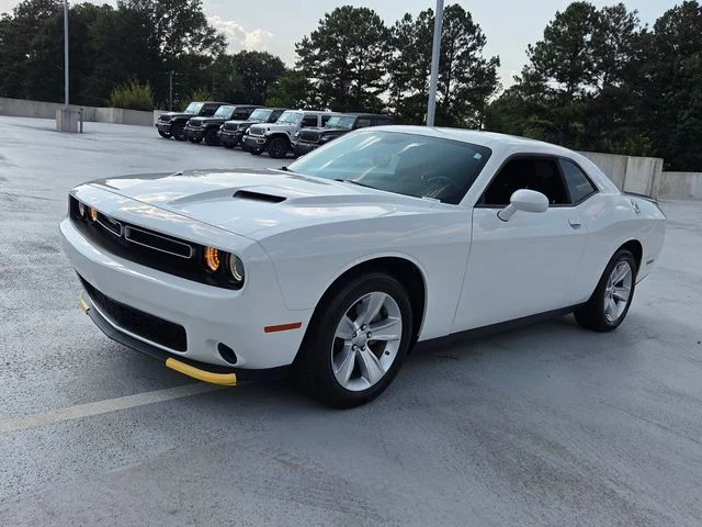 Used 2023 White Dodge SXT image 3
