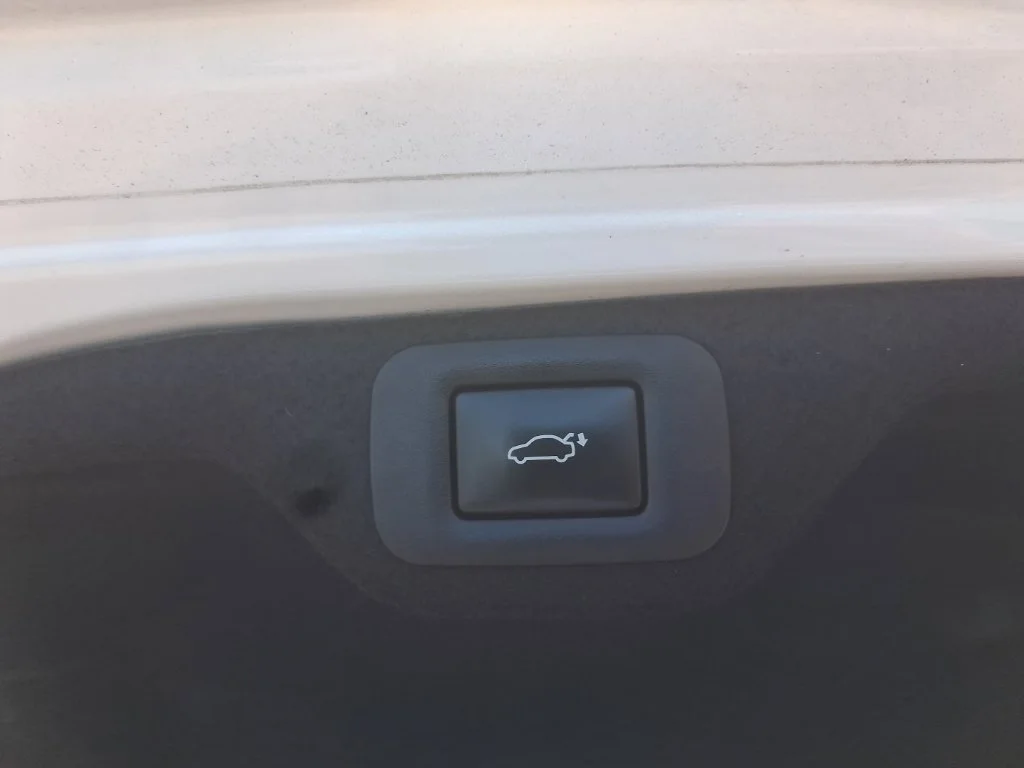 Used 2021 White Lexus 350 image 13