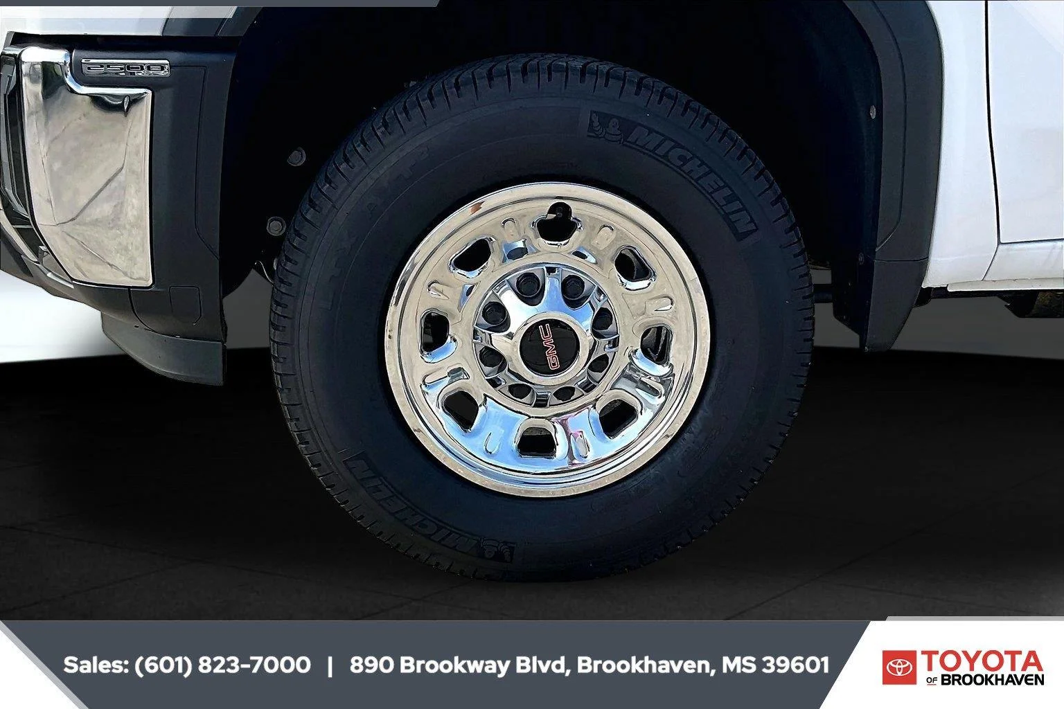 Used 2026 Summit White GMC Pro image 7