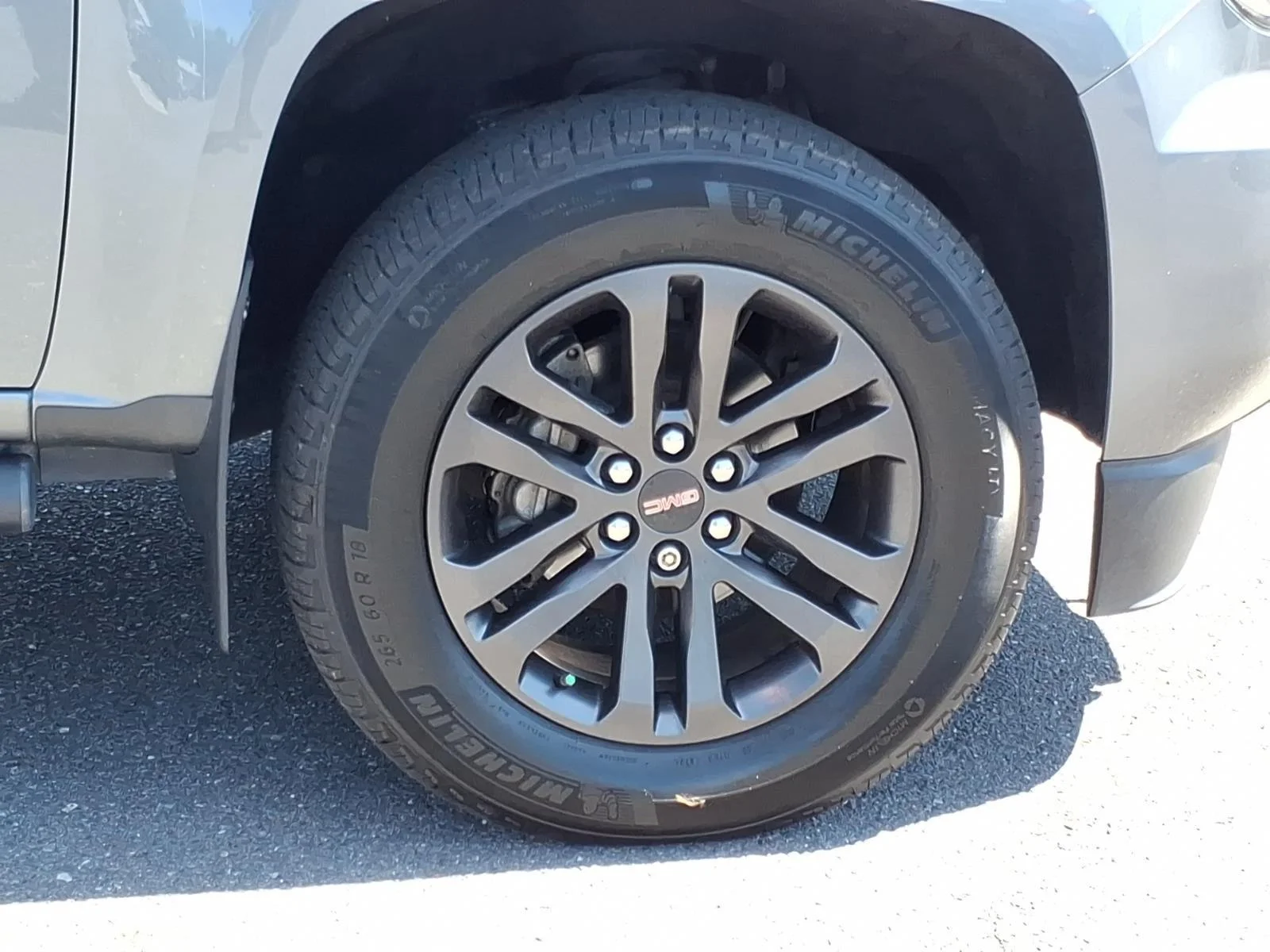 Used 2019 Quicksilver Metallic GMC 4WD SLE image 14