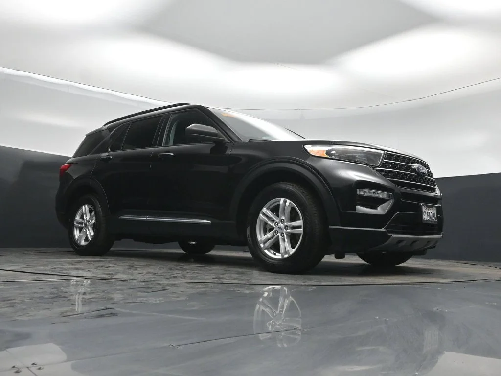 Certified Used 2023 Black Ford XLT image 4