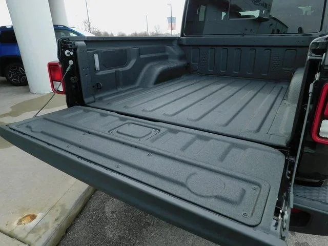 New 2026 Black Clear-Coat Exterior Paint Jeep Sahara image 31