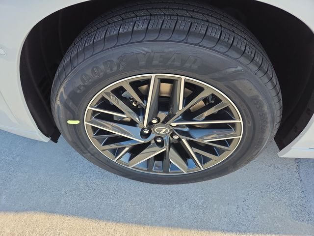 New 2026 Wind Chill Pearl Lexus PREMIUM AWD image 10