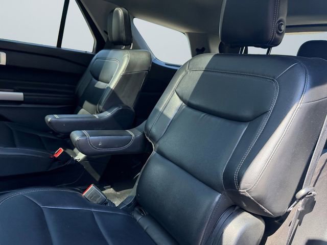Used 2020 Black Metallic Ford XLT image 13