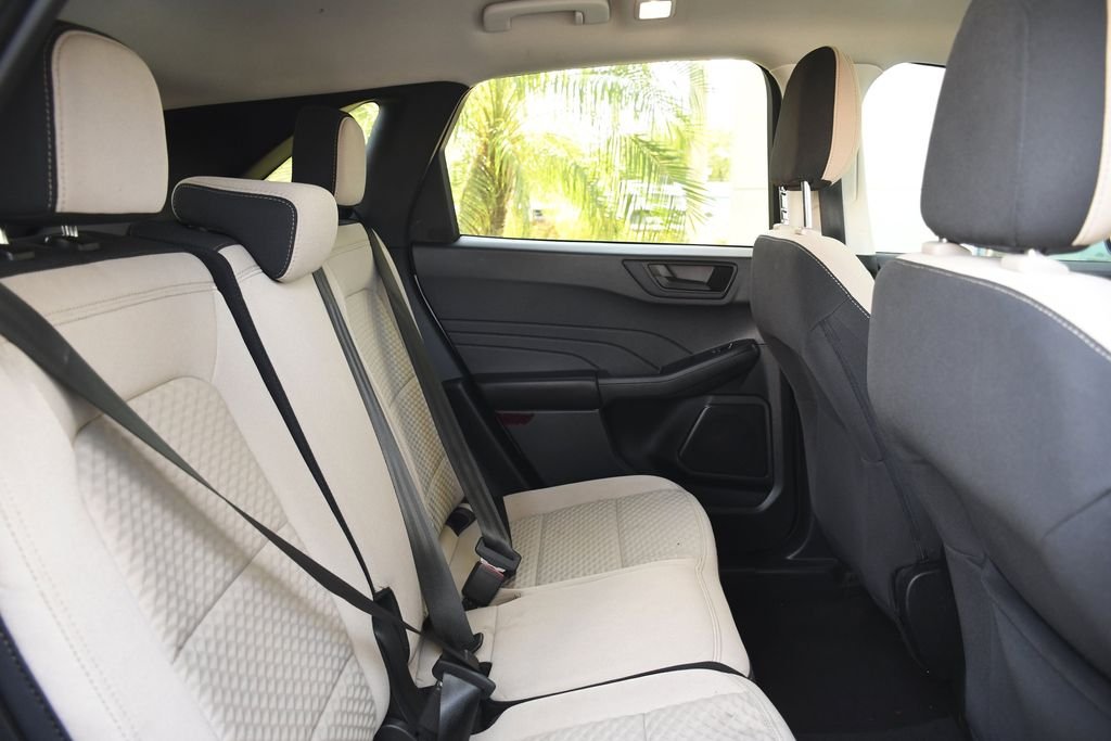 Used 2022 White Ford SE image 24